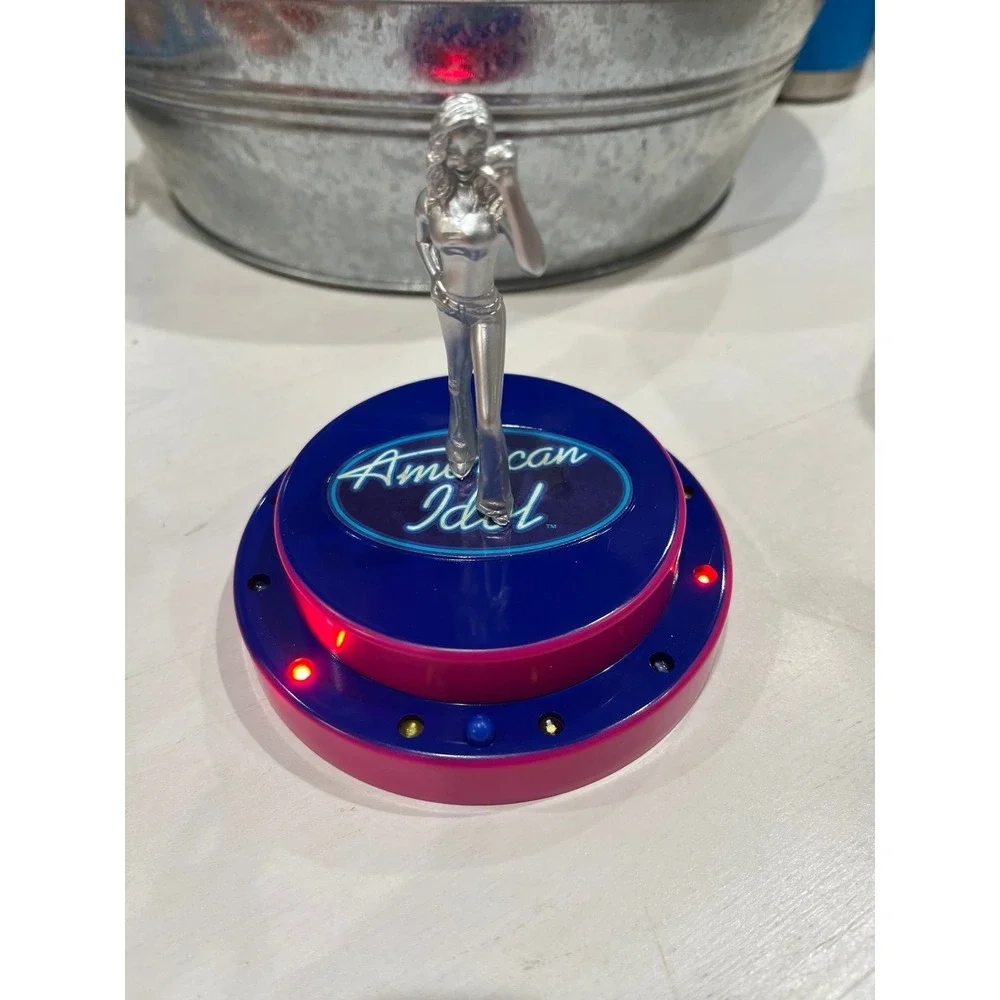 Light up American‎ idol cake topper